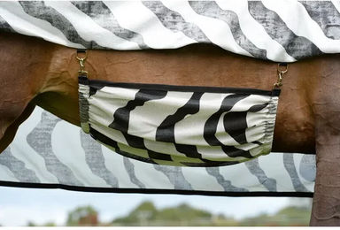 Bucas Zebra 145 Buzz-Off Bauchlatz für Pferdedecken in Weiß und Bunt – Bild 1 von 2