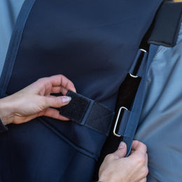 Produktbild von Busse Halsteil 3D AIR RAIN Decke für Pferde in Grau und Blau Größe M