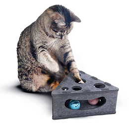 Produktbild von Canadian Cat Company Katzenspielzeug Filz "Käsekästchen" Dreieck