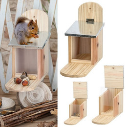 Produktbild von CEPEWA Futterstation Eichhörnchen aus Tannenholz mit Metalldach
