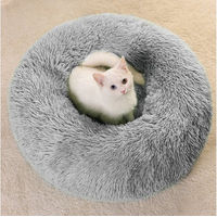 Produktbild von CALIYO Tierbett aus Plüsch für Katzen und kleine Hunde, rundes Katzenkissen und Hundebett in Grau, 60 cm - 60 cm