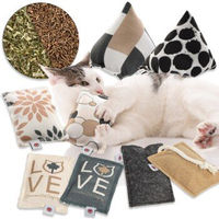 Produktbild von Canadian Cat Company Katzen Schmusekissen und Spielkissen Pyramiden XL 8er Set mit Katzenminze und Baldrian in Bunt