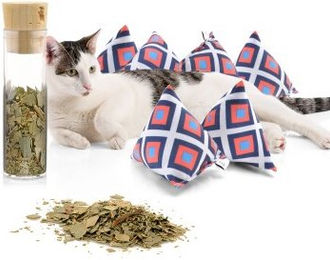 CanadianCat Company 6er Set Schmuse-Pyramide XL Nordic Karo Katzenkissen mit Katzenminze – Bild 1 von 13