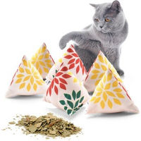 Produktbild von CanadianCat Company 6er Set Schmuse-Pyramide XL Reggae Flower Katzenkissen mit Katzenminze