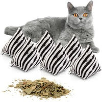 Produktbild von CanadianCat Company 6er Set Schmuse-Pyramide XL Zebra Katzenkissen mit Katzenminze