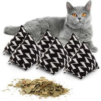 Produktbild von CanadianCat Company 6er Set Schmuse-Pyramide XL Zig-Zag Katzenkissen mit Katzenminze