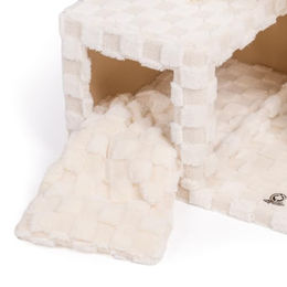 Produktbild von CanadianCat Company Kratzbaum Clifton 107cm Beige mit Katzenhöhle und Plüschmuster