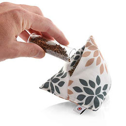 CanadianCat Company Schmusekissen Pyramide XL Flower mit Katzenminze für Katzen – Bild 1 von 6