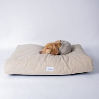 Produktbild von Caruso Conscious Pet Supply Hundebett Teddy Beige aus Upcycling- und Recyclingmaterial