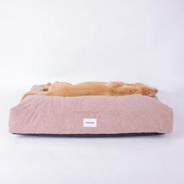 Caruso Conscious Pet Supply Hundebett Teddy Rosa aus Upcycling- und Recyclingmaterial Größe L – Bild 1 von 1