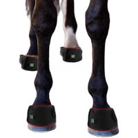 Produktbild von Cavallo Vero Infrarot-Hufglocke für Pferde mit 660nm und 850nm Wellenlänge kabellos in Schwarz und Rot 56cm x 9cm