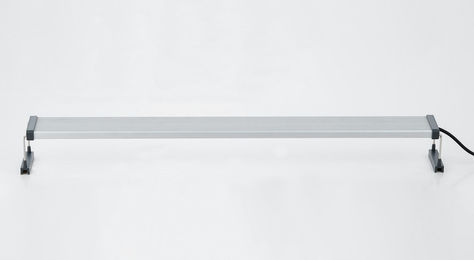 Chihiros B-Serie LED-Aufsetzleuchte mit Bluetooth und App-Steuerung Silber 51,3 Watt für 120-140 cm Aquarien – Bild 1 von 4