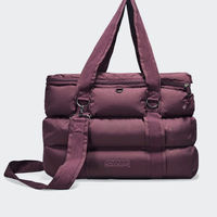 Produktbild von Cloud7 Hundetasche Montreal 2.0 Dark Aubergine Größe M wasserabweisend aus Polyester