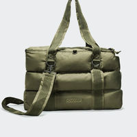 Produktbild von Cloud7 Hundetasche Montreal 2.0 Light Olive L aus wasserabweisendem Polyester für kleine Hunde und Welpen