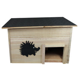 colourliving Igelhaus aus FSC-Holz mit Katzenschutz in Natur Braun – Bild 1 von 7