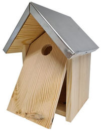 Conni Oberkircher's Meisenkasten aus Naturholz mit Metalldach und Reinigungsklappe für Wildvögel 26x19,5x19 cm – Bild 1 von 3