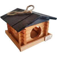 Produktbild von Conni Oberkircher's Vogelhaus Sweden Style aus FSC-zertifiziertem Holz 31,5 x 28,5 x 19 cm