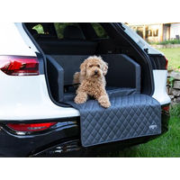 Produktbild von CopcoPet Hundebox Autositz für Hunde mit Ladekantenschutz und Anschnallsystem aus Kunstleder Grau 70x55x38cm