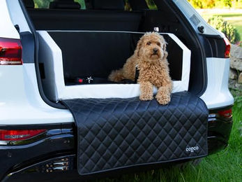 CopcoPet Hundebox und Autoschondecke aus Kunstleder mit Ladekantenschutz und Tasche, wasserabweisend, Weiß/Schwarz, 90x55x38cm – Bild 1 von 7
