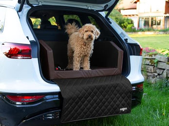 CopcoPet Hundebox und Kofferraumschutzmatte aus Kunstleder für Hunde in Braun/Schwarz mit Ladekantenschutz und Tasche wasserabweisend 90x70x38cm – Bild 1 von 7
