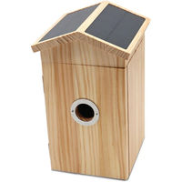 Produktbild von Croci Smart Wi-Fi Wildvogel Nistkasten aus Holz in Natur und Braun - 1 Stk.