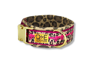 D by E Couture Hunde-Halsband Pink Leo Love V wasserabweisend gepolstert aus Polyester in Rosa Bunt – Bild 1 von 4