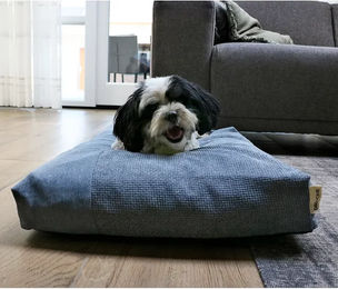 D&D Home Hundekissen Ellis L Blau mit Memory Foam und rutschfester Unterseite – Bild 1 von 2