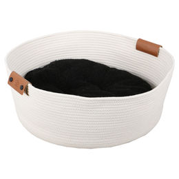 D&D Home Katzenbett Tres weiß aus Filz mit Baumwollkissen 57x57x20 cm – Bild 1 von 11