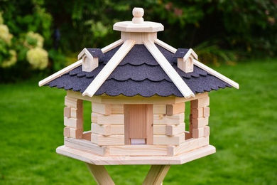 Produktbild von Deko-Shop-Hannusch Vogelhaus aus Naturholz mit Solarbeleuchtung und Bitumendach