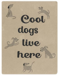 David Fussenegger Hundedecke cool Dogs live here Beige 100 x 140 cm – Bild 1 von 1
