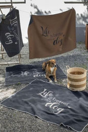 David Fussenegger Hundedecke Life is Better aus Baumwolle Grau 100 x 140 cm - 1 Stk. – Bild 1 von 2