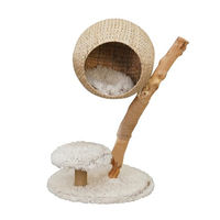 Produktbild von Dehner Lieblinge Kratzbaum AVA für Katzen in Beige und Weiß aus Plüsch und Holz, 58 x 83 x 48 cm