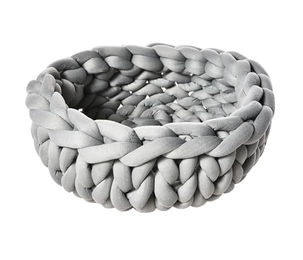 Dehner Lieblinge Kuschelbett Chiara Hundebett und Katzenbett aus Polyester Größe S Grau – Bild 1 von 3