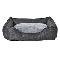 Produktbild von Dehner Lieblinge Kuschelbett Cleo Hundebett und Katzenbett mit Anti-Rutsch-Boden aus recycelten Materialien Grau Größe L