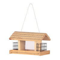 Produktbild von Dehner Natura Premium Wildvogel Futterhaus Aosta aus FSC-zertifiziertem Kiefernholz braun hängend 17.5 x 19 x 28 cm