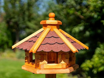 Deko-Shop-Hannusch Vogelhaus Futterhaus aus Holz mit Solarbeleuchtung und Ständer in Rot Größe M – Bild 1 von 7