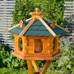 Deko-Shop-Hannusch Vogelhaus Futtersilo aus Holz mit Solarbeleuchtung und Bitumendach in Grün Größe L – Bild 1 von 9