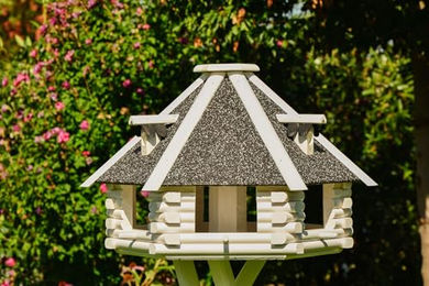Deko-Shop-Hannusch Vogelhaus V13 XXL aus Stein in Weiss und Grau mit Solarfunktion – Bild 1 von 2
