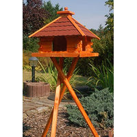 Produktbild von Deko-Shop-Hannusch XXL Vogelhaus aus Holz mit Bitumenschindeln in Rot und Solarfunktion