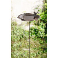 Produktbild von Dekoleidenschaft Vogeltränke Piepmatz aus Metall in Rost-Optik als Gartenstecker mit 2 Vögelchen