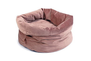 Designed by Lotte Katzenkorb Fluco Katzenbett aus Plüsch Rosa 45 x 45 x 35 cm – Bild 1 von 10