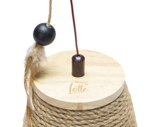 Designed by Lotte Katzenspielzeug Tumble Mae Kratzmöbel aus Holz und Sisal in Beige Natur 15 x 15 x 18 cm - 1 Stk. – Bild 1 von 8