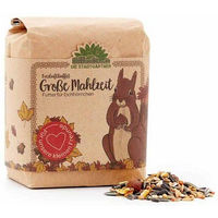 Produktbild von Die Stadtgärtner Eichhörnchen-Futter 1 Liter Natürliche Tiernahrung mit Haselnüssen, Walnüssen, Hagebutten, Rosinen und Zedernüssen