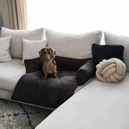 District70 Nuzzle Hundebett Schlafsofa aus Plüsch in Taupe Größe M – Bild 1 von 3