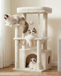 Dripio Kratzbaum für Katzen mit Katzenhöhle, Sisal-Stämmen und Plüschball in Beige – Bild 1 von 1
