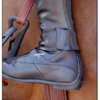 Produktbild von Dyon Free for Freejump Kurzchaps aus Leder in Schwarz Größe XS