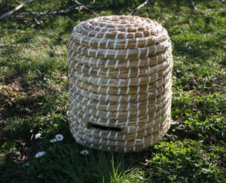 Produktbild von ELMATO Bienenkiste Bienenkorb aus Stroh und Holzrinde