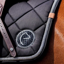 Produktbild von Equithème Schabracke Badge 2.0