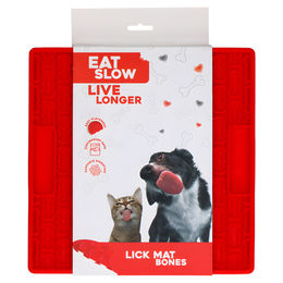 Produktbild von Eat Slow Live Longer Schleckmatte aus Silikon mit Knochenmotiv in Rot 21 x 21 cm
