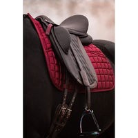 Produktbild von Edix Saddles Polymix Dressur Schabracke mit 8 Taschen aus Filz in Rot Größe S